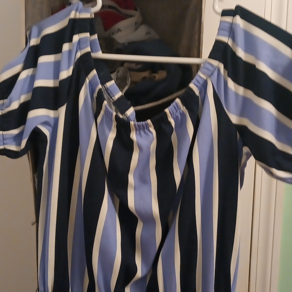 Dress - Picture 2 of 4